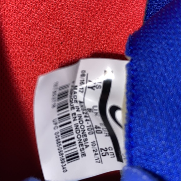 Women’s Nike tennis Shoes - Picture 3 of 3